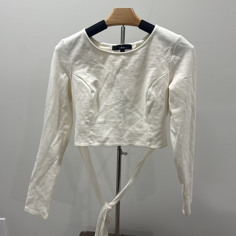 White long sleeve crop top. Open back with tie! Brand: lulus size: L